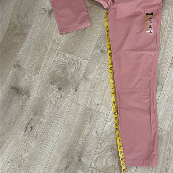 LEE WOMEN'S LEGENDARY CHINO PANT, Mid Rise, Rose, size 4, NWT - Picture 9 of 9